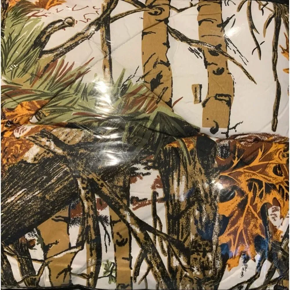The woods camo comforter size Full / Queen